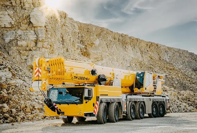 Bild 3 einer Mietmaschine vom Typ Mobilkran 300 Tonnen | Liebherr LTM 1300 6.3