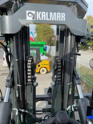 Vorschaubild 4 einer Mietmaschine vom Typ 18 tonnes diesel | Kalmar DCG 180-6T 4500 mm
