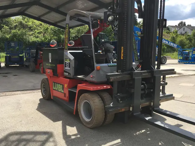 Bild 3 einer Mietmaschine vom Typ 8 tonnes electric | Kalmar ECF 80-9 3450 mm