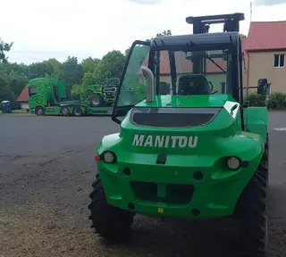 Vorschaubild 3 einer Mietmaschine vom Typ 3 Ton All Terrain Forklift | Manitou M30-4