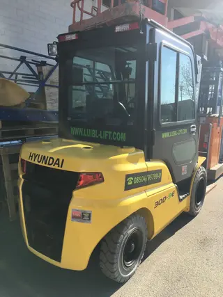 Vorschaubild 1 einer Mietmaschine vom Typ 3 tonnes diesel | Hyundai 30D-9 4700 mm
