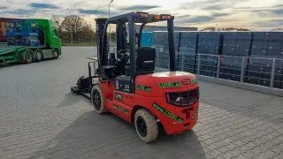 Vorschaubild 1 einer Mietmaschine vom Typ 3 tonnes electric | EP EFL302 Triplex mast 4800 mm