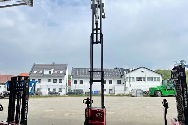 Bild 3 einer Mietmaschine vom Typ 1,6 Tonnen HH | EP ES16-16WA 5500 mm