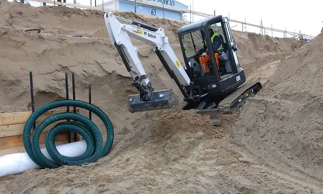 Bild 2 einer Mietmaschine vom Typ 3.5 Ton Mini Excavator | Bobcat E35