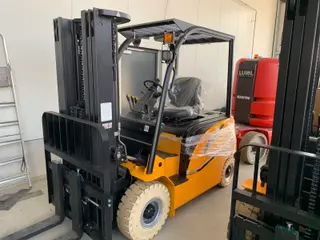 Vorschaubild 3 einer Mietmaschine vom Typ 3.5-tonne Electric Forklift | Maximal FBA35-JZ 4500 mm