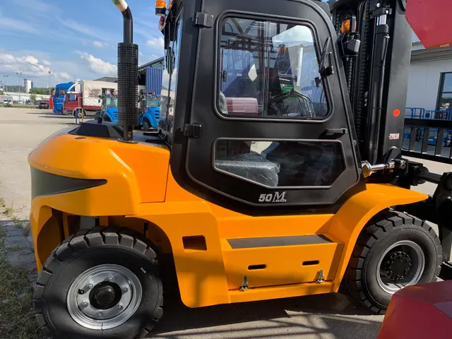 Bild 3 einer Mietmaschine vom Typ 5-tonne Diesel Forklift | Maximal FD50T 4800 mm