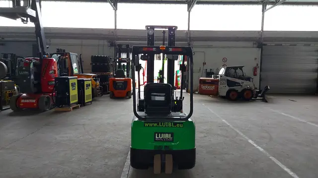 Bild 2 einer Mietmaschine vom Typ 1.8 tons electric three-wheeler | EP CPD18TV8 6000 mm