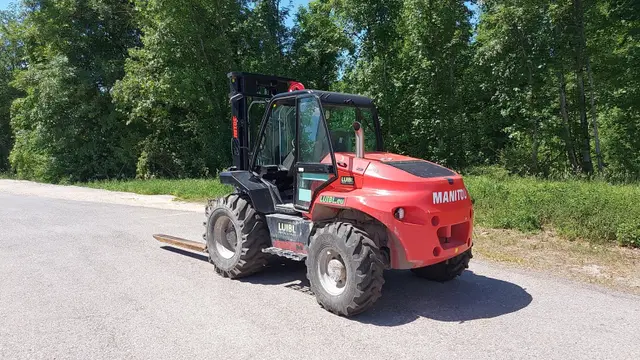 Bild 2 einer Mietmaschine vom Typ 5 Ton All Terrain Forklift | Manitou M50-4