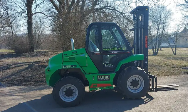 Bild 2 einer Mietmaschine vom Typ 3 Ton All Terrain Forklift | Manitou M30-4