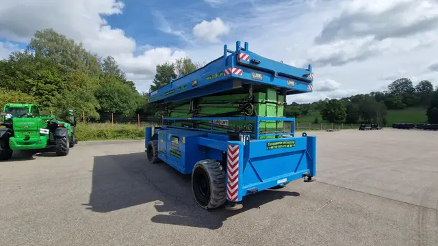 Bild 2 einer Mietmaschine vom Typ SBD-275 | Holland Lift HL 275-D27