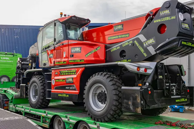 Bild 3 einer Mietmaschine vom Typ Teleskopstapler TSR-7035 ES | Manitou MRT 3570 ES