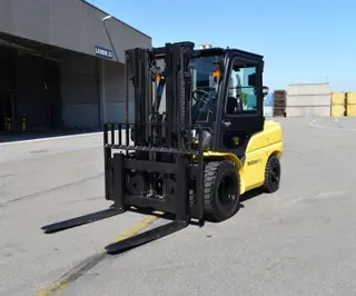 Picture of a rental machine of the type 5 tonne diesel | Hyundai 50DA-9 5980 mm