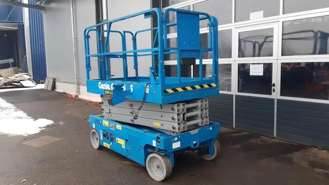 Bild 2 einer Mietmaschine vom Typ SBE-098 | Genie GS 2646