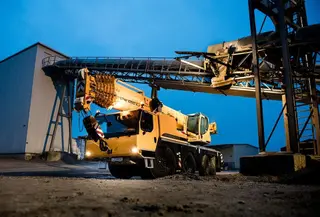 Vorschaubild 1 einer Mietmaschine vom Typ Mobile crane 90 tons | Liebherr LTM 1090 4.2