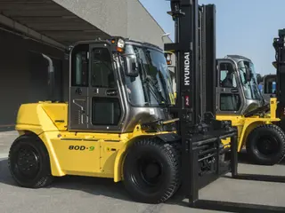Picture of a rental machine of the type 8 tonnes diesel | Hyundai 80D-9 6000 mm