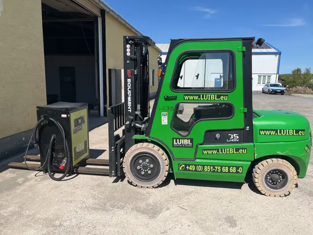 Bild 0 einer Mietmaschine vom Typ 3,5 Tons Electric | EP EFL352 4800 mm