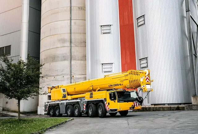 Bild 3 einer Mietmaschine vom Typ Mobile crane 300 tons | Liebherr LTM 1300 6.3