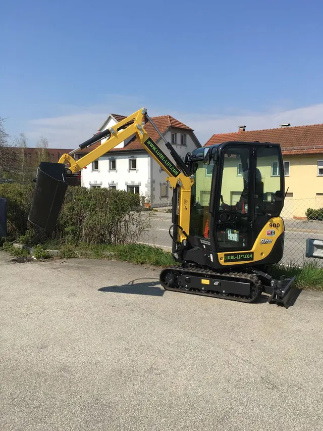 Bild 0 einer Mietmaschine vom Typ 1.8 tonne mini excavator | Yanmar SV18