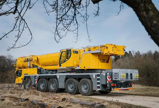 Bild 2 einer Mietmaschine vom Typ Mobile crane 160 tons | Liebherr LTM 1160 5.2