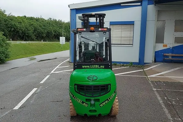 Bild 2 einer Mietmaschine vom Typ 3,5 Tons Electric | EP EFL352 6000 mm