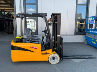 Picture of a rental machine of the type 2 tonne electric three-wheeler | Maximal Forklift FB20S-MJZ 4500 mm