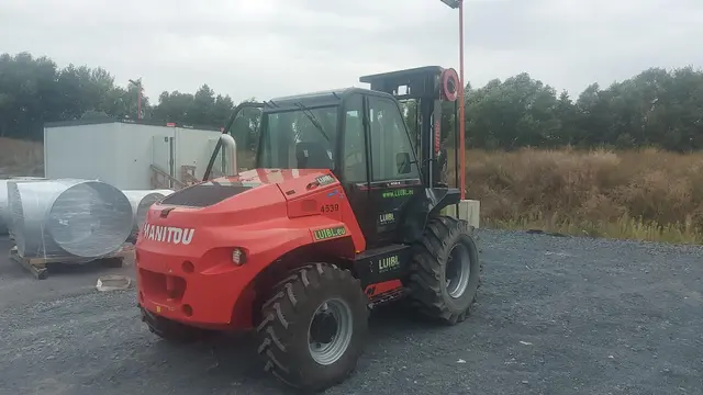 Bild 3 einer Mietmaschine vom Typ 5 Ton All Terrain Forklift | Manitou M50-4
