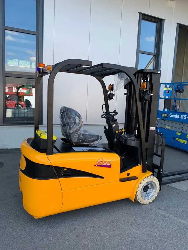 Bild 0 einer Mietmaschine vom Typ 2 Tonnen Elektro Dreirad | Maximal Forklift FB20S-MJZ 4500 mm
