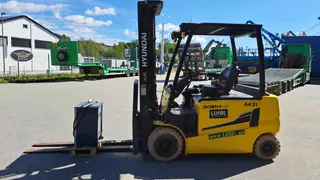 Bild einer Mietmaschine vom Typ 3 Tonnen Elektro | Hyundai 30BH-9 6000 mm