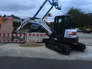 Vorschaubild 1 einer Mietmaschine vom Typ 5 Tons Compact Excavator | Bobcat E50