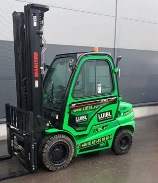 Picture of a rental machine of the type 3.5 tonnes diesel | Manitou MI 35 D ST5
