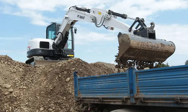Bild 3 einer Mietmaschine vom Typ 8.5 Tons Compact Excavator | Bobcat E85
