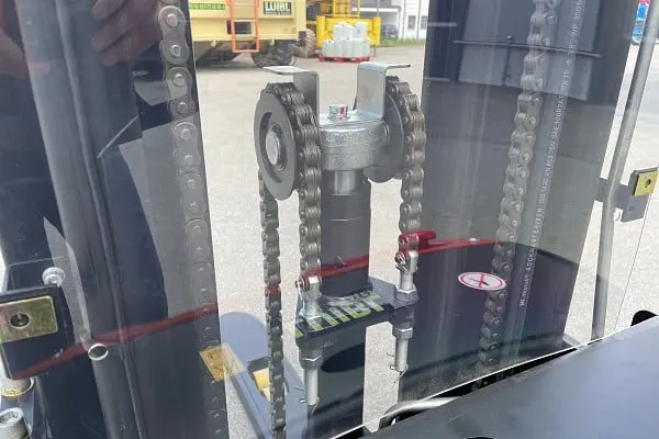 Bild 1 einer Mietmaschine vom Typ 1,6 Tonnen HH | EP ES16-16WA 5500 mm