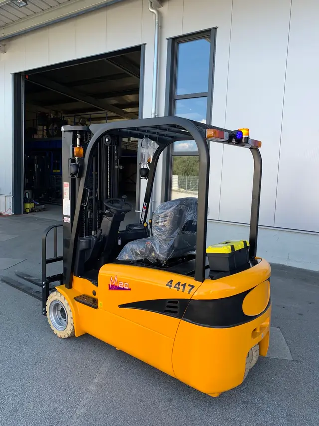 Bild 3 einer Mietmaschine vom Typ 2 tonne electric three-wheeler | Maximal Forklift FB20S-MJZ 4500 mm