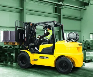 Picture of a rental machine of the type 4 tonnes gas | Hyundai 40L-7A 6030 mm