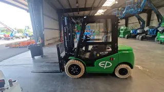 Vorschaubild 0 einer Mietmaschine vom Typ 3.8-tonne Electric Forklift | EP EFL382X5 4500 mm