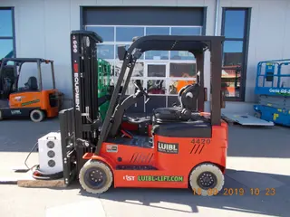 Vorschaubild 1 einer Mietmaschine vom Typ 2 tonne electric four-wheeler | EP CPD20L1-Li 4700 mm