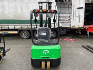 Vorschaubild 4 einer Mietmaschine vom Typ 1,8 Tonnen Elektro Dreirad | EP CPD18TV8 6000 mm