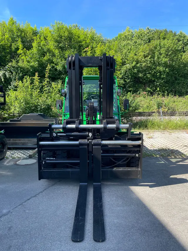 Bild 2 einer Mietmaschine vom Typ Manitou MI 80 D ST5