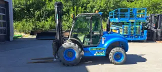 Picture of a rental machine of the type 3 tonne rough terrain forklift | Ausa C300H x4